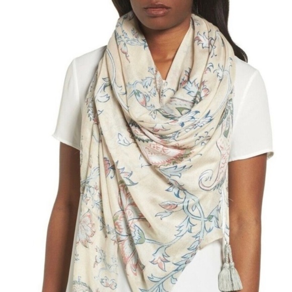 Caslon Nordstrom BNWT scarf tassels beige tapestry - Picture 2 of 2